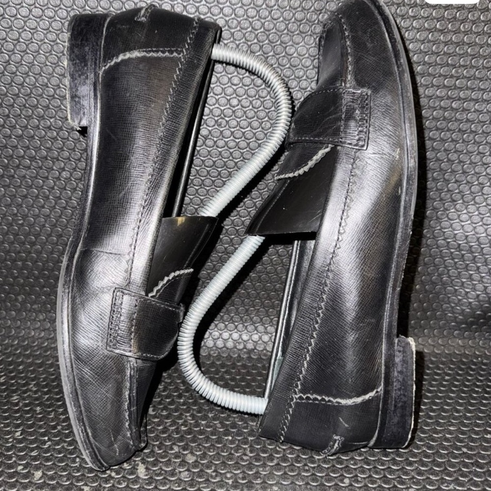Tory Burch Pennie Low Heel Black Saffiano leather Gold Logo sz 7.5